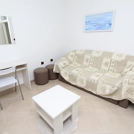 Luna Apartment