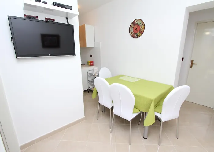 Luna Apartment *